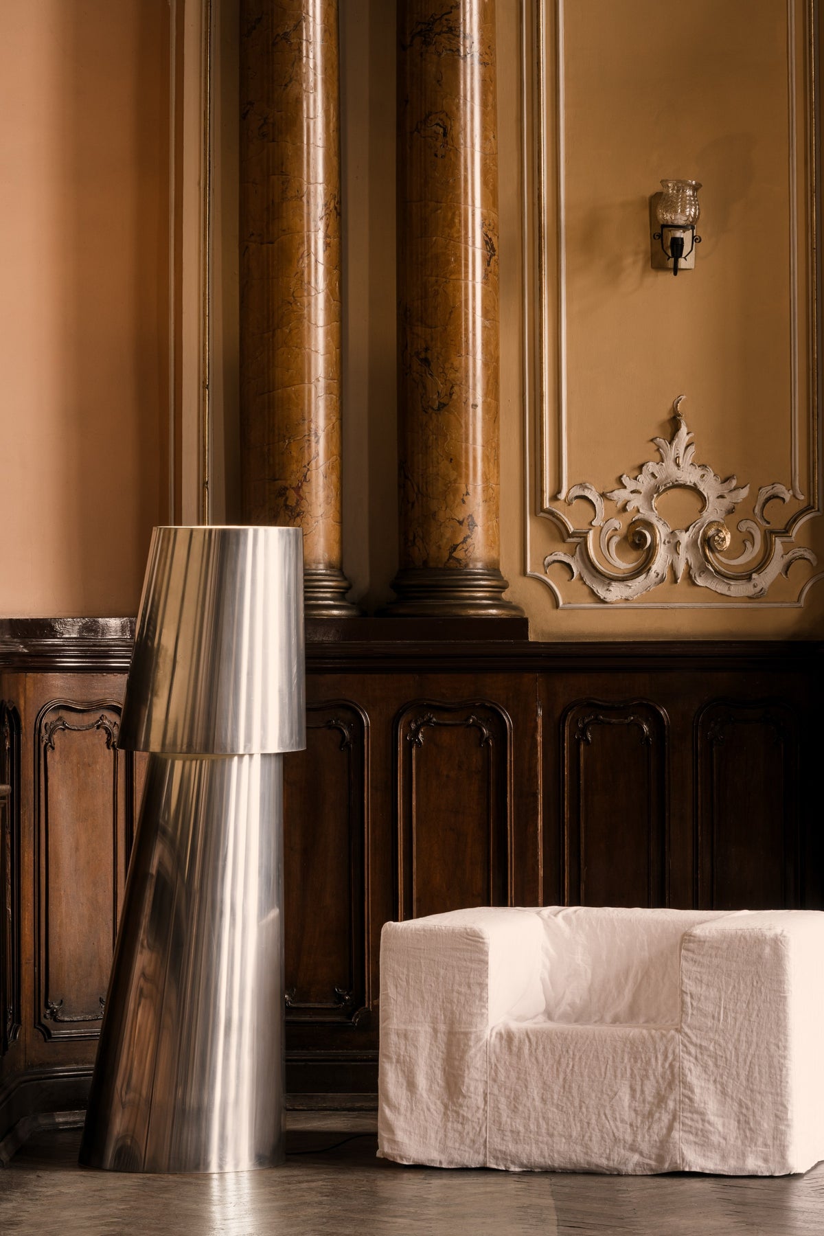 Aluminum Floor Lamp Object120 — side angle