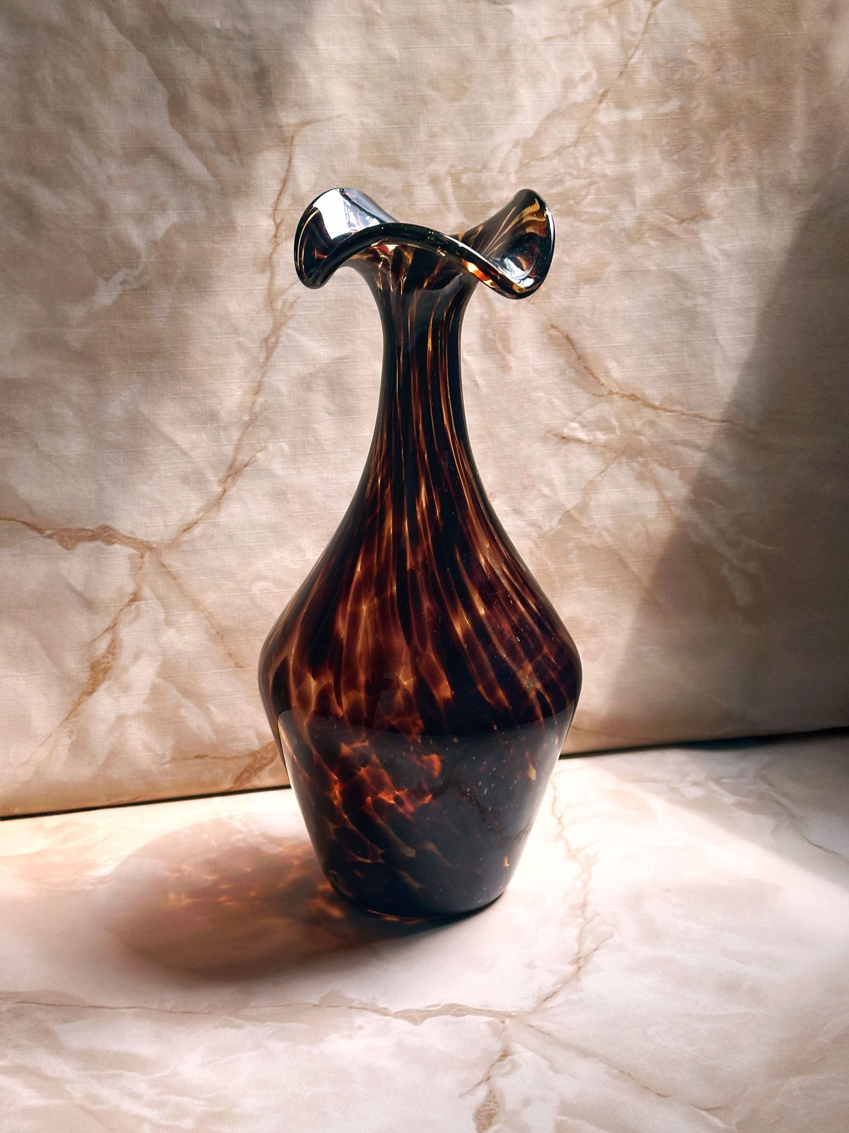 Large Murano tortoiseshell glass vase with ruffled rim, 1960s vintage
