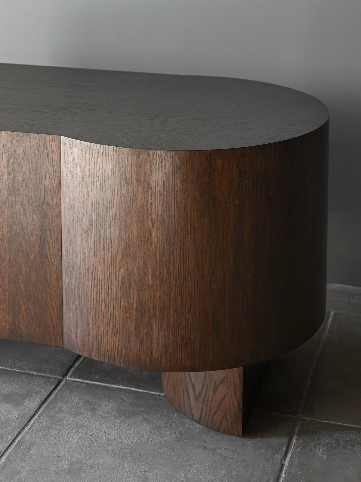 The Cañon Desk — close-up