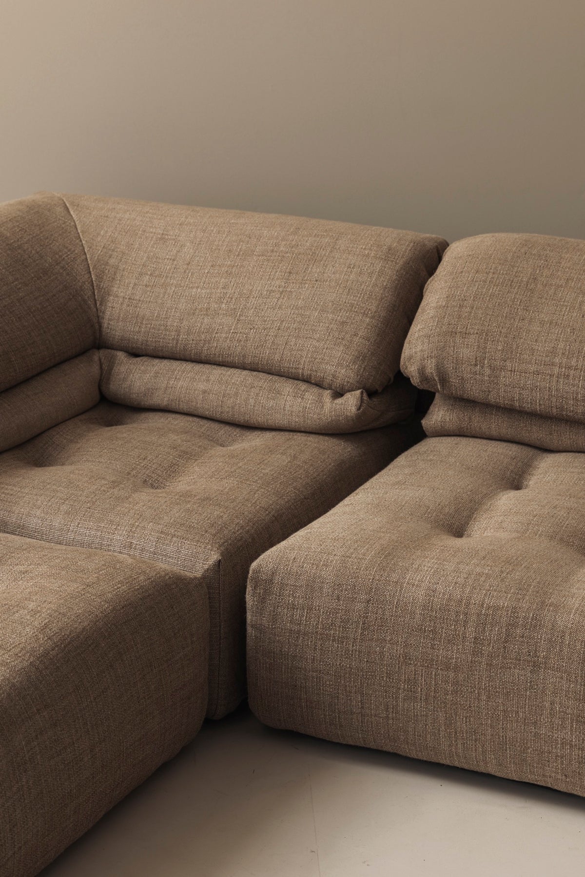 Fully re-upholstered Modular Voyage Immobile sofa by Roche Bobois, France 1990s. — lifestyle setting