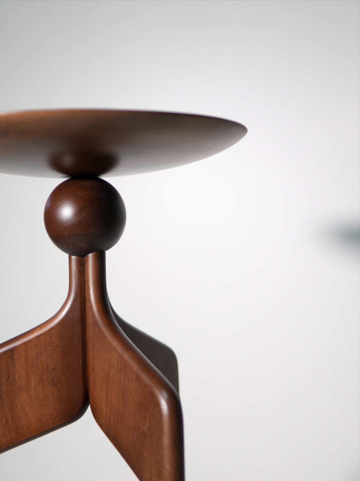 Sentinela Pedestal — side angle