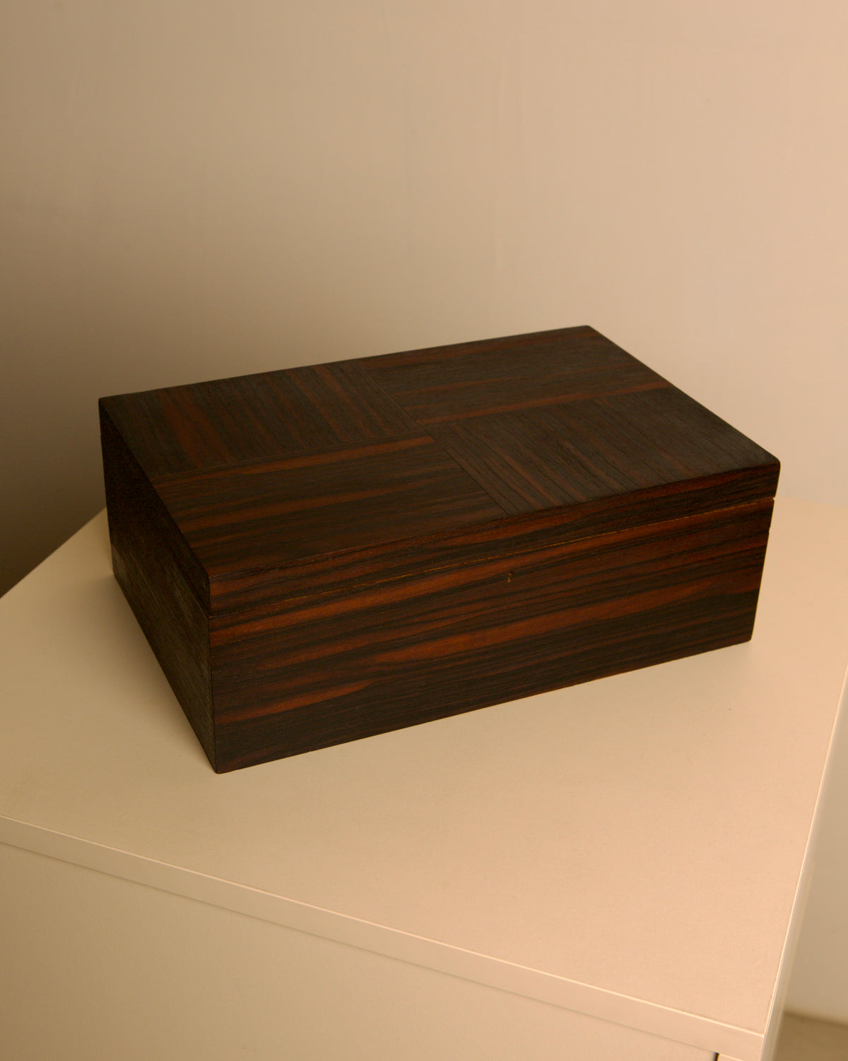 Large Rio rosewood veneer box, Fristho, the Netherlands, 1950s by Treaptyque | The Oblist