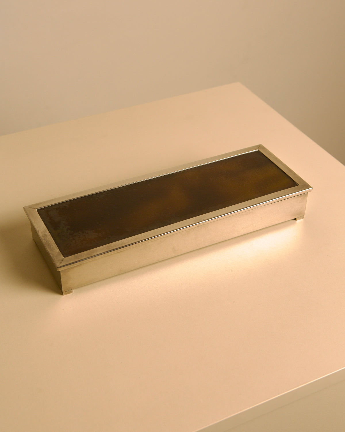 Italian rectangular box in chrome metal, amber faux tortoiseshell lacquer and green velvet by Treaptyque