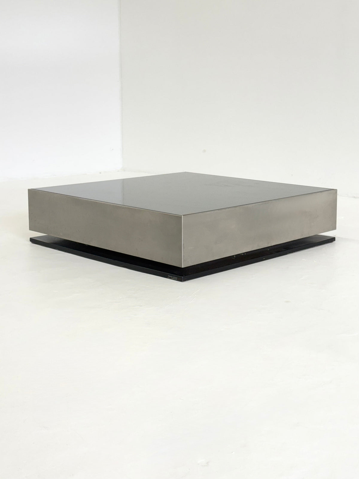Giovanni Ausenda coffee table NY FORM mirror glass — side angle