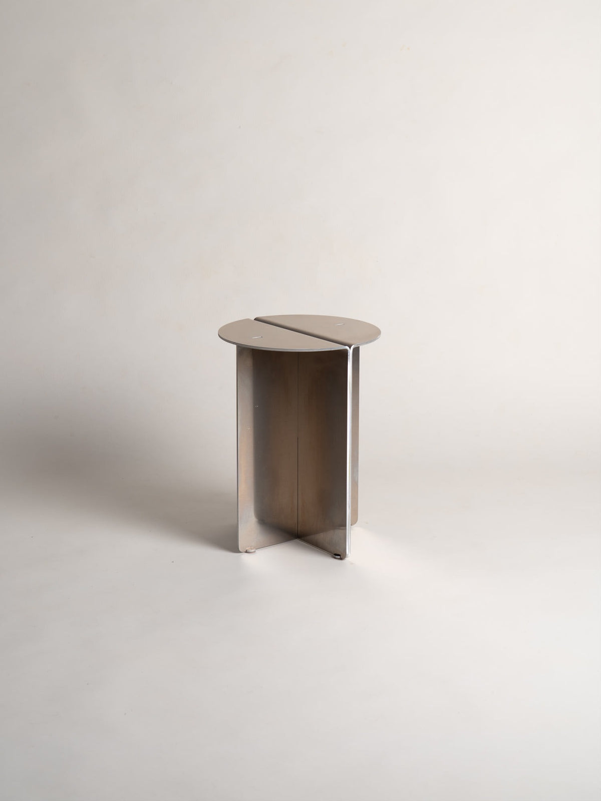 "PlegTable" aluminium side table — detail view