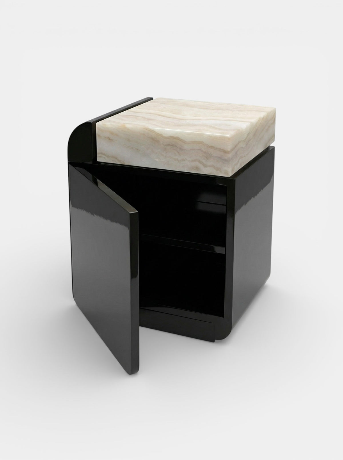 Amo Black Lacquered Wood and Ivory Onyx — detail view