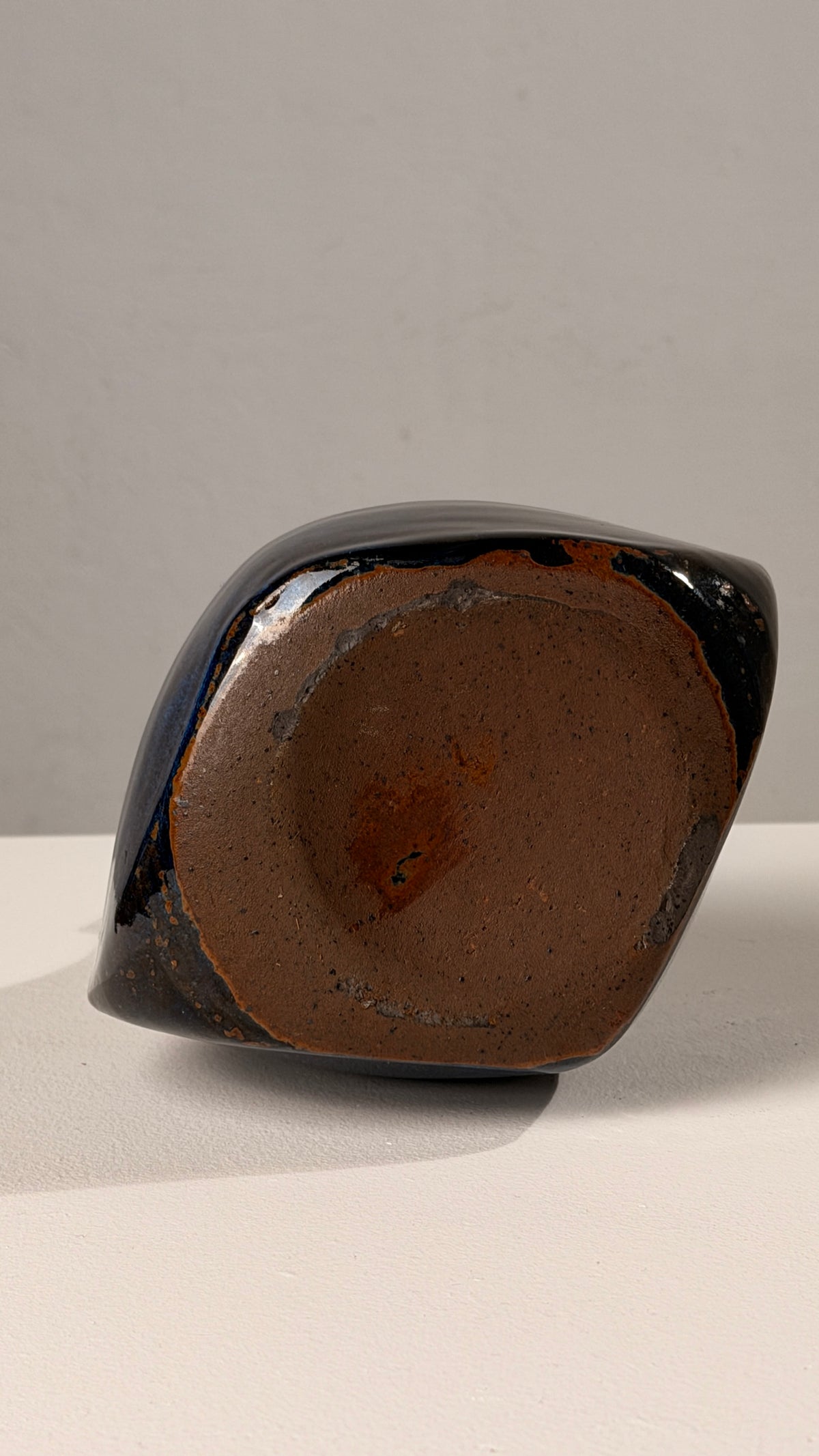 Ceramic vase/bottle, Atelier les Cyclades, Anduze, 1970 — top view showing earthy brown base