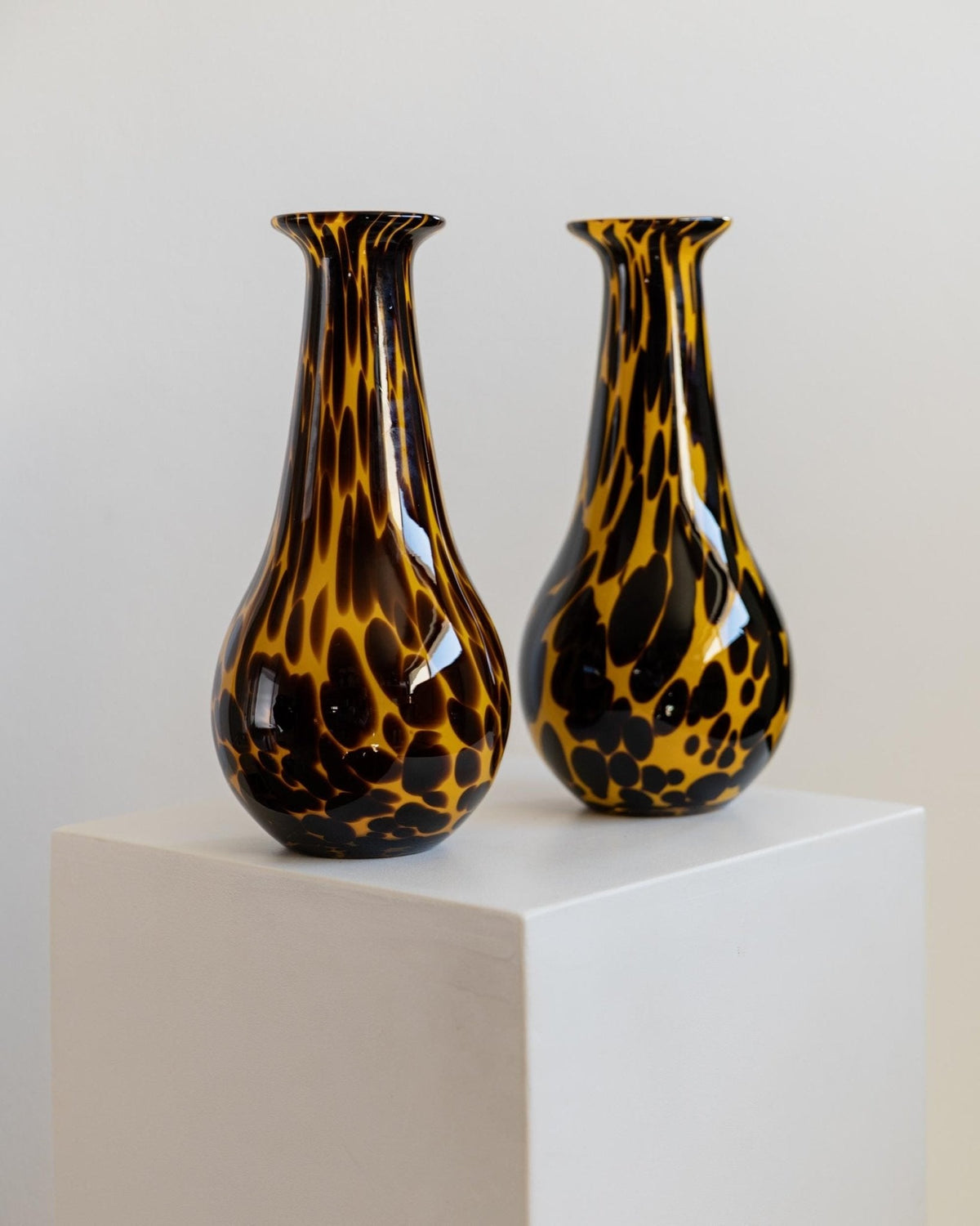 Vintage 1990s Murano Glass Vase, Yellow Art Glass with Brown Dots, Postmodern Italian Design, Sculptural Flower Vase, Elegant Gift Idea — detail view