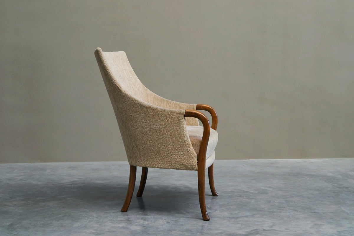 Very Elegant Mid-Century Armchair in Wool and Beech Europe 1950s — view 9