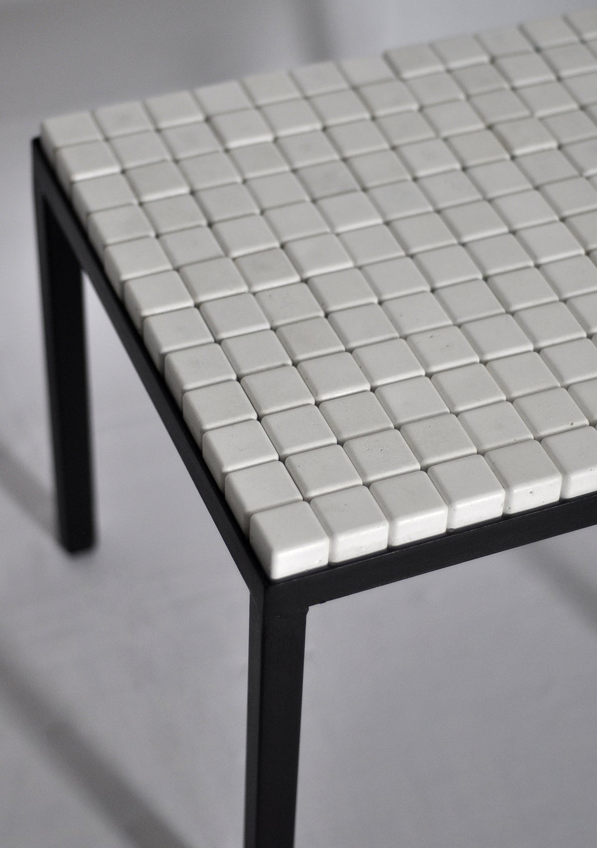 Minimalism Concrete Cubes Side Table 'white' — detail view