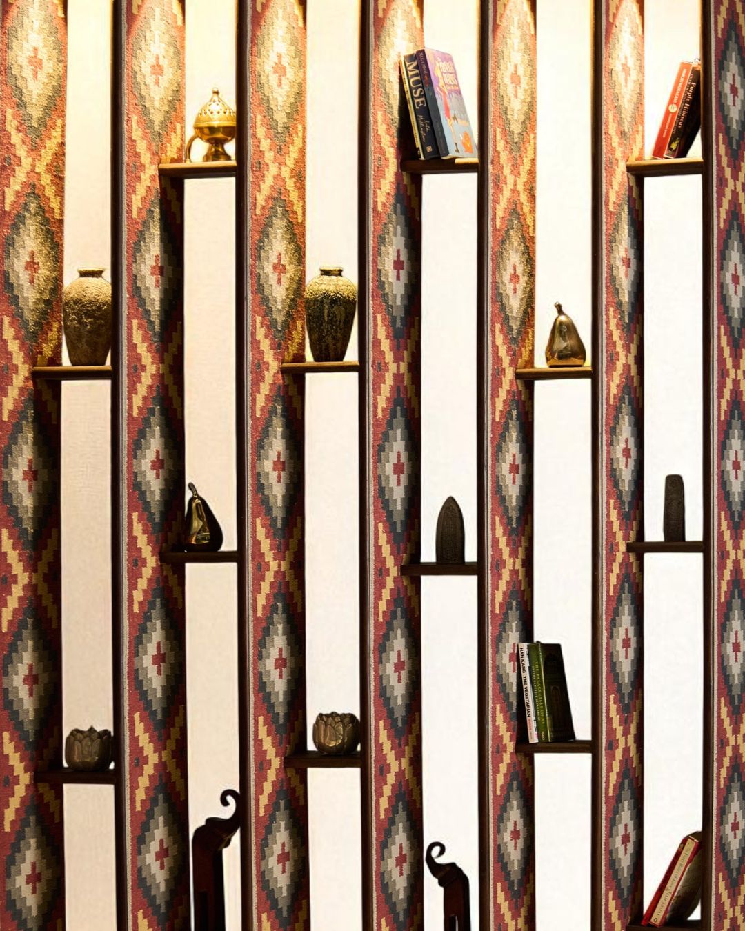 Sutradhar Room Separator - With Shelves — detail view