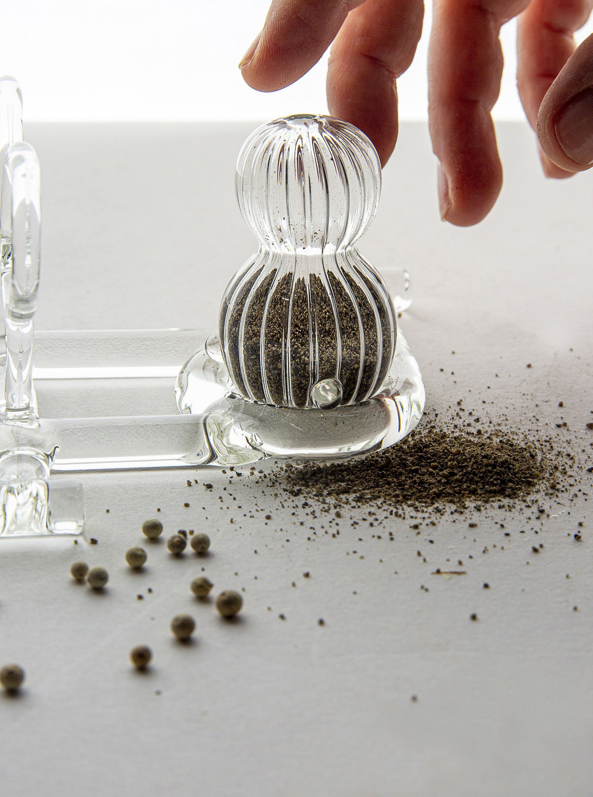  High-quality and stylish Sio2 salt and pepper grinders for kitchen 