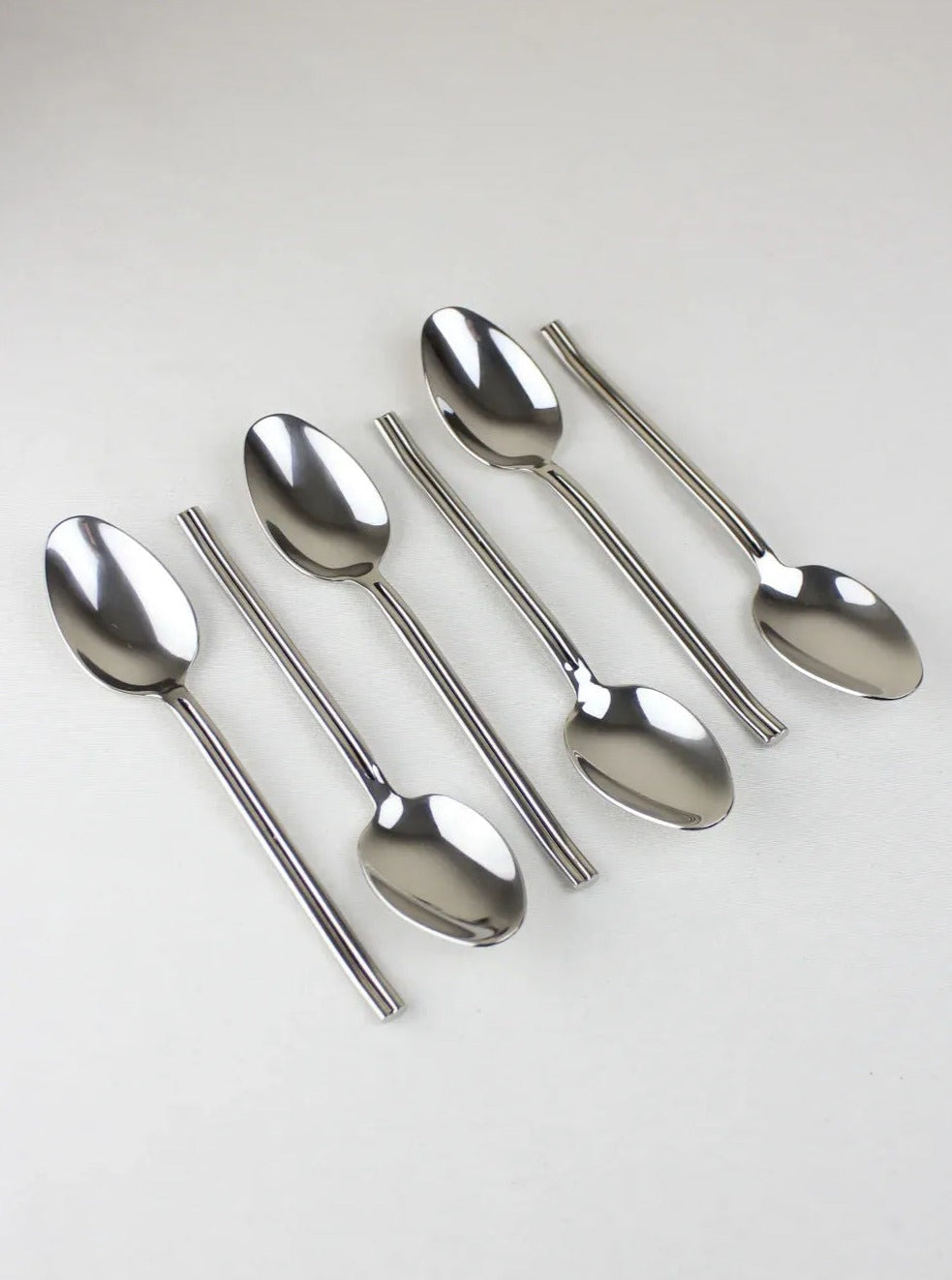 Contemporary and stylish flatware collection inspired by Italian craftsmanship
