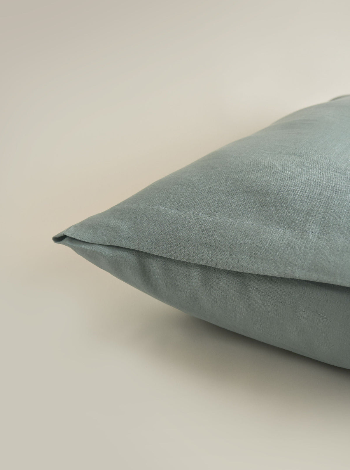 Organic hemp pillowcase set for eco-friendly and sustainable sleep experience