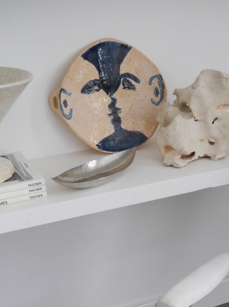  Elegant and unique display plate with intricate gold detailing