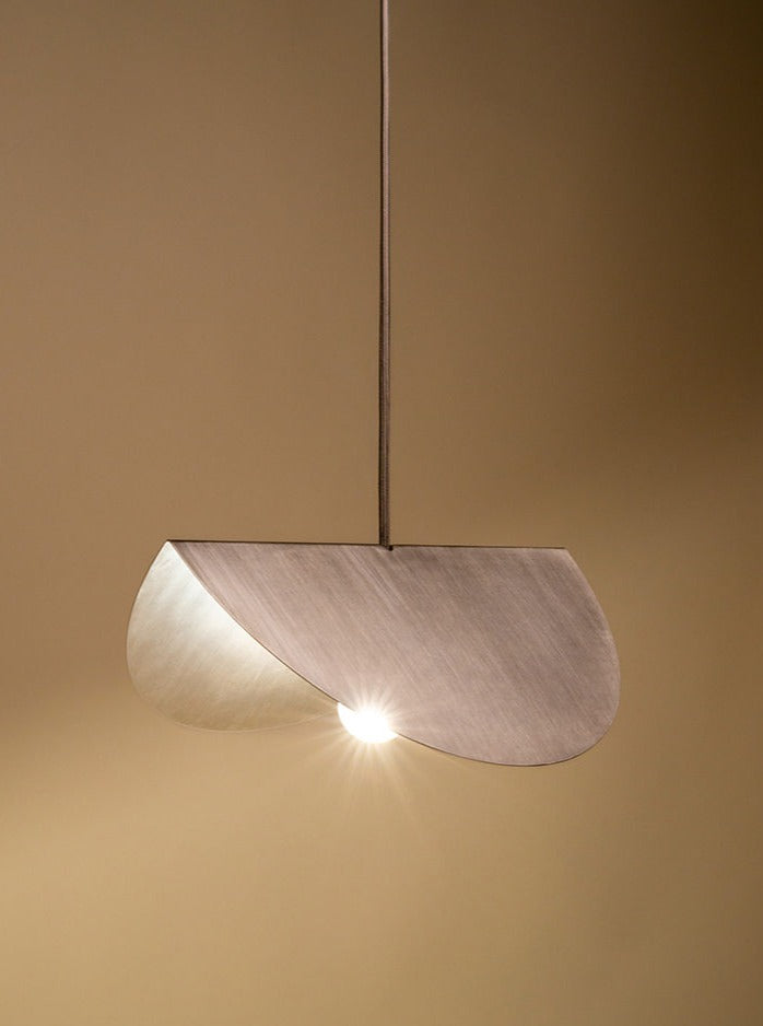 Modern and elegant hanging lamp