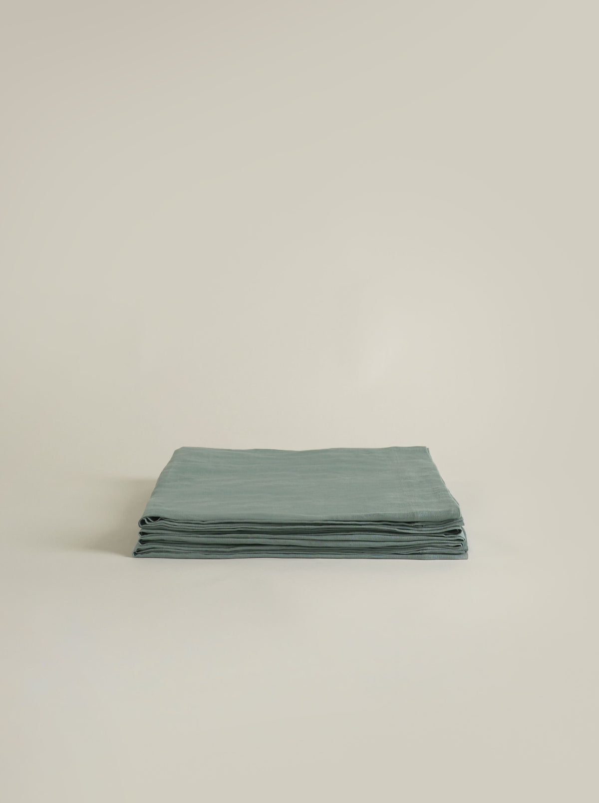 Sustainable hemp flat sheet crafted for a peaceful rest